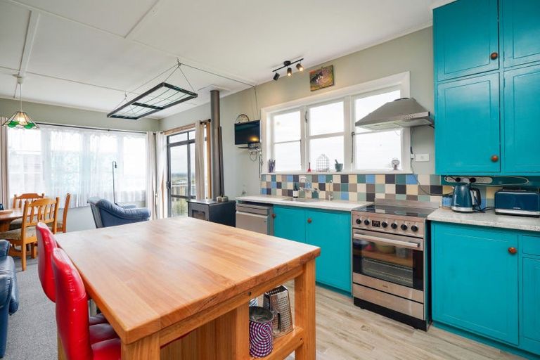 Photo of property in 23 Osborne Street, Riverton/aparima, Riverton, 9822