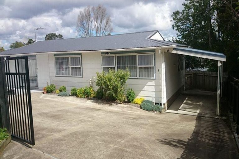 Photo of property in 9 Ballial Place, West Harbour, Auckland, 0618
