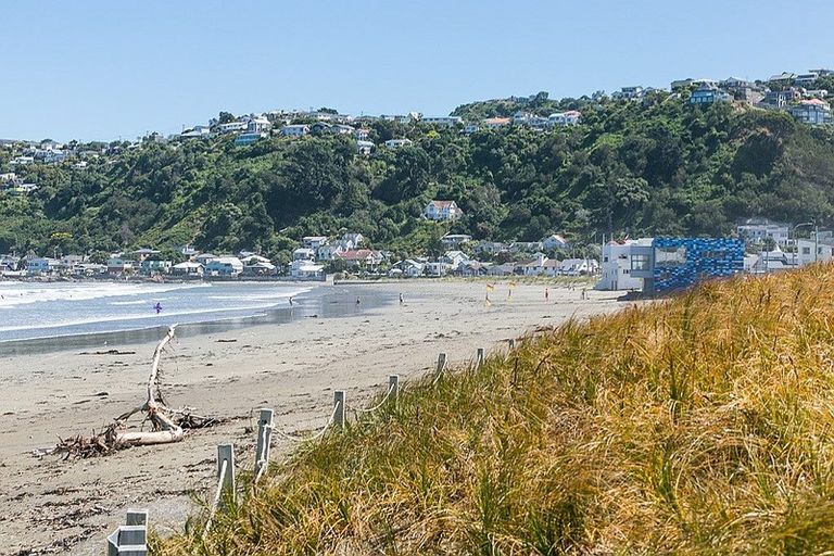 Photo of property in 10c Lyall Parade, Lyall Bay, Wellington, 6022