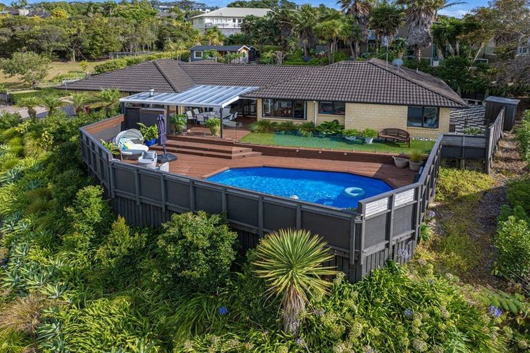 Photo of property in 8a Astrolabe Place, Gulf Harbour, Whangaparaoa, 0930