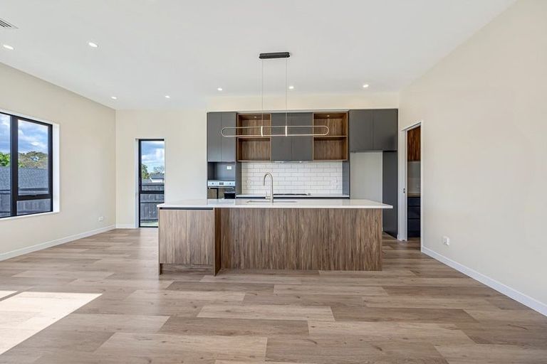 Photo of property in 13 Katote Avenue, Swanson, Auckland, 0614