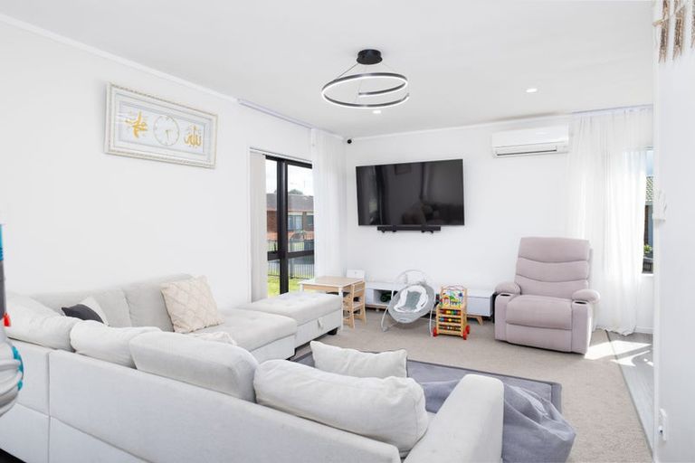 Photo of property in 44 Trimdon Street, Randwick Park, Auckland, 2105