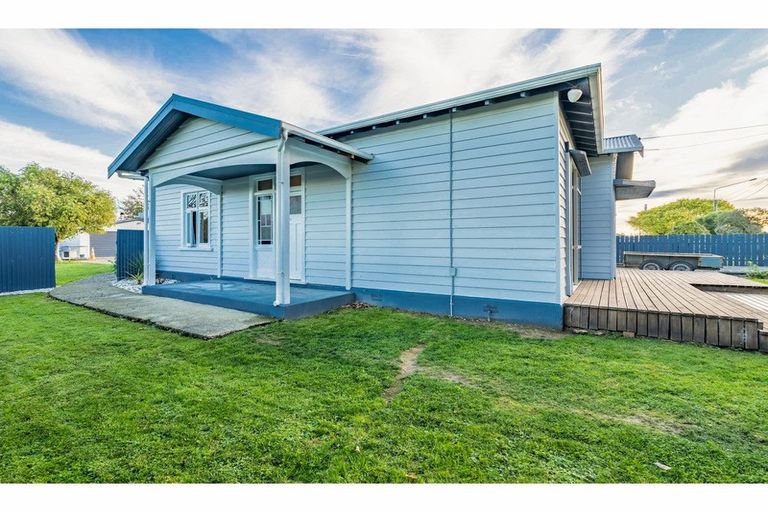 Photo of property in 74 Dalry Street, Wallacetown, 9816