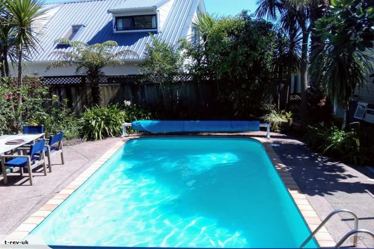 Photo of property in 1/19 Bowman Road, Forrest Hill, Auckland, 0620