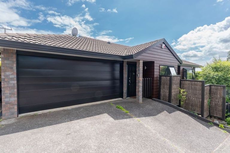 Photo of property in 17 Te Atatu Road, Te Atatu South, Auckland, 0610