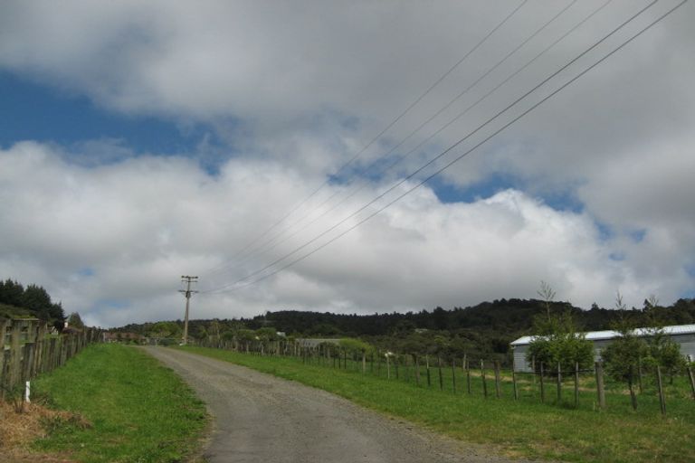 Photo of property in 14 Steed Road, Waitakere, Auckland, 0816