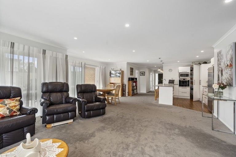 Photo of property in 30 Wallath Road, Westown, New Plymouth, 4310