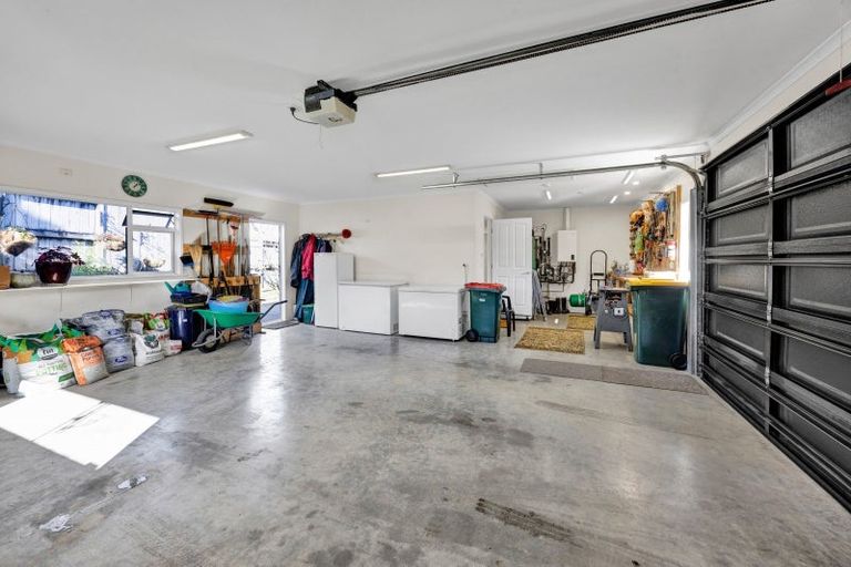 Photo of property in 15 Anderson Way, Highlands Park, New Plymouth, 4312