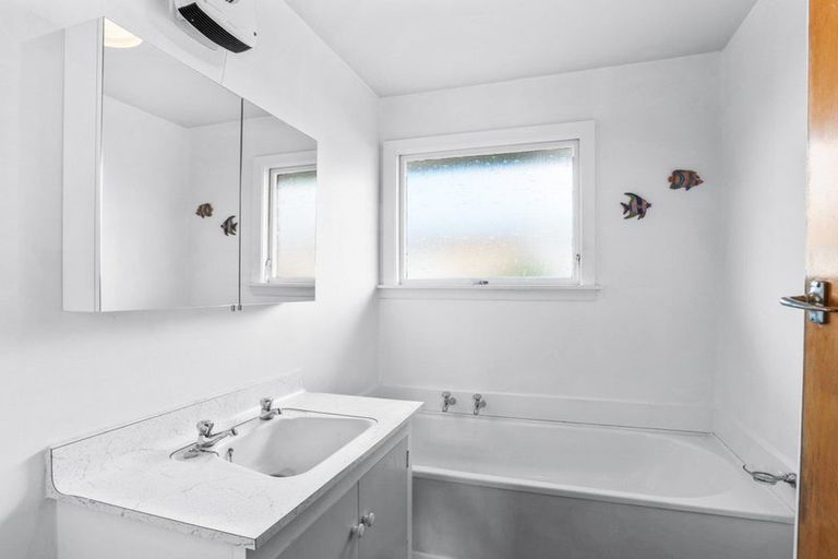 Photo of property in 77 Halberg Street, Dallington, Christchurch, 8061