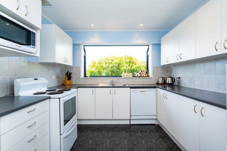 Photo of property in 24 Valerie Street, Clive, 4102