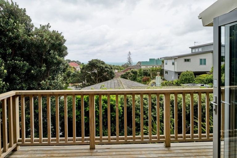 Photo of property in 11 View Road, Titahi Bay, Porirua, 5022