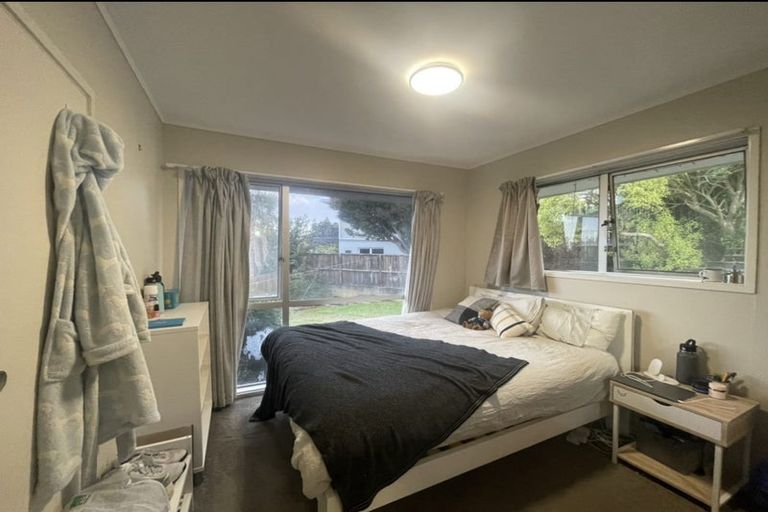 Photo of property in 28 Gretel Place, Hillcrest, Auckland, 0627