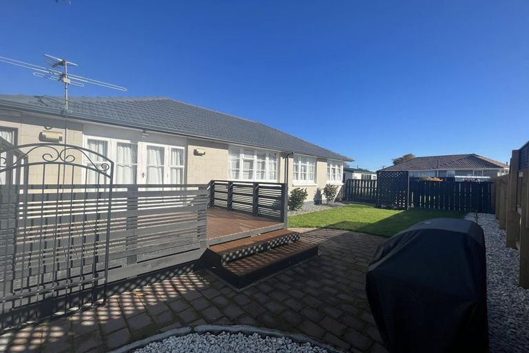 Photo of property in 2 Grosvenor Street, Redwood, Christchurch, 8051