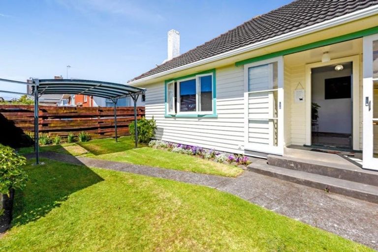 Photo of property in 9a Chilman Street, Strandon, New Plymouth, 4312