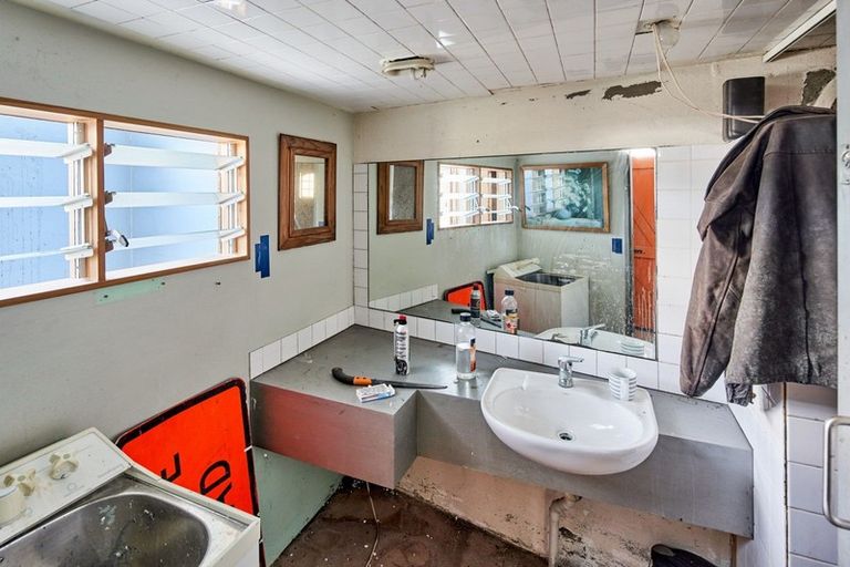 Photo of property in 164 The Esplanade, Houghton Bay, Wellington, 6023