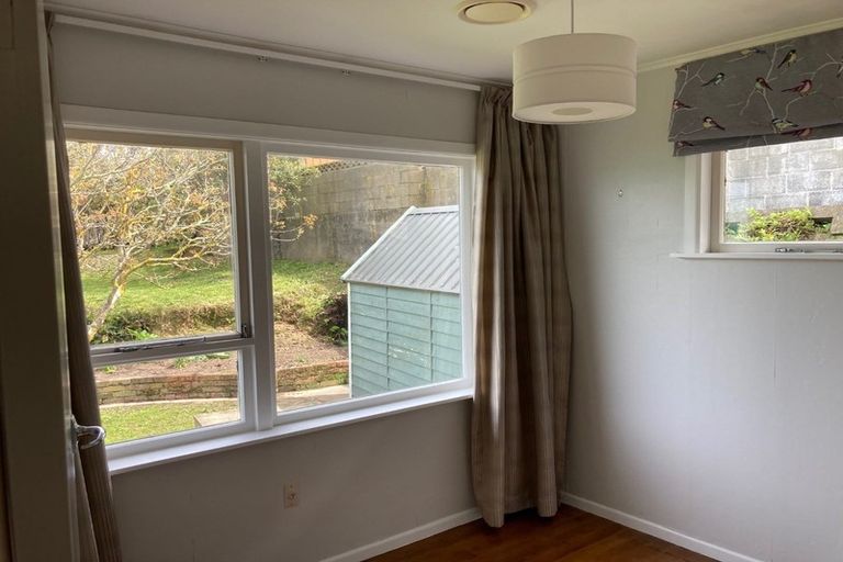 Photo of property in 52 Salford Street, Newlands, Wellington, 6037