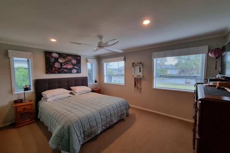 Photo of property in 16 Hoihere Drive, One Tree Point, 0118