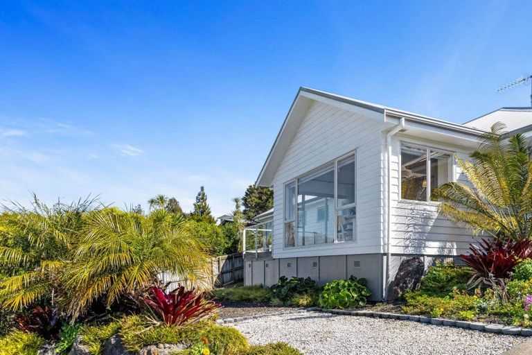 Photo of property in 26 Kotanui Avenue, Army Bay, Whangaparaoa, 0930