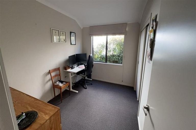 Photo of property in 9a Gillean Street, Havelock North, 4130