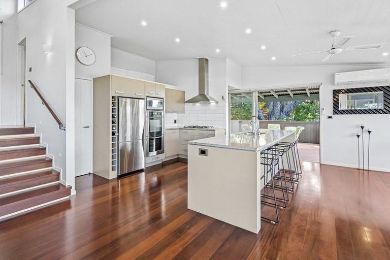 Photo of property in 34 Ohawini Road, Oakura, Hikurangi, 0184