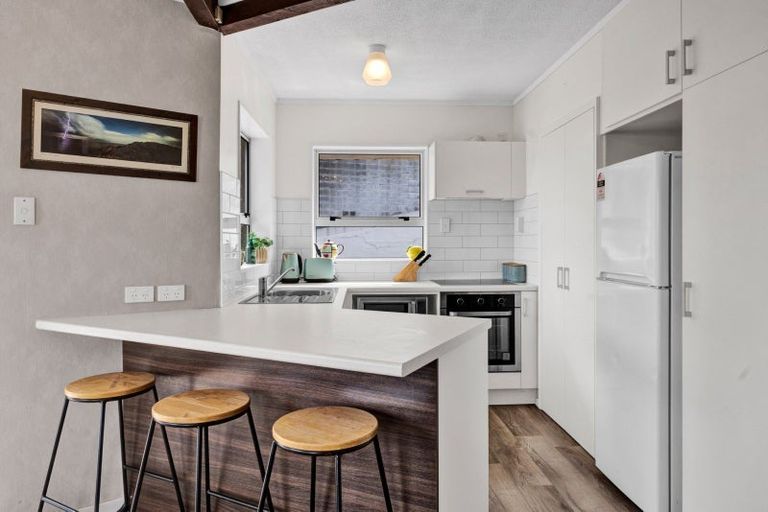 Photo of property in 3/4 Scott Street, Moturoa, New Plymouth, 4310