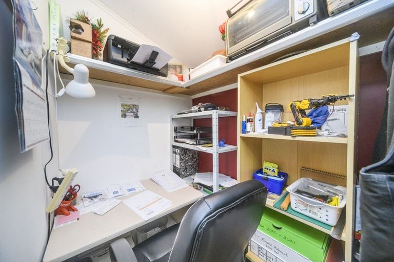 Photo of property in 651 Featherston Street, Roslyn, Palmerston North, 4414