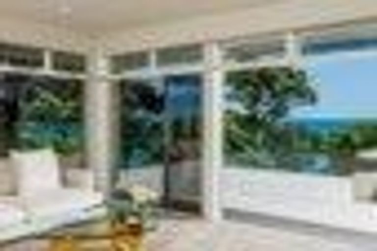 Photo of property in 2/34 Whitby Crescent, Mairangi Bay, Auckland, 0630