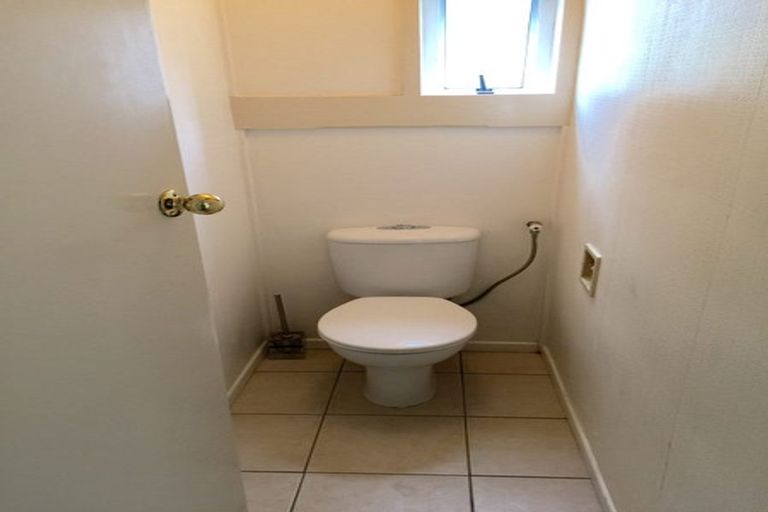 Photo of property in 1/78 Seaview Road, Castor Bay, Auckland, 0620