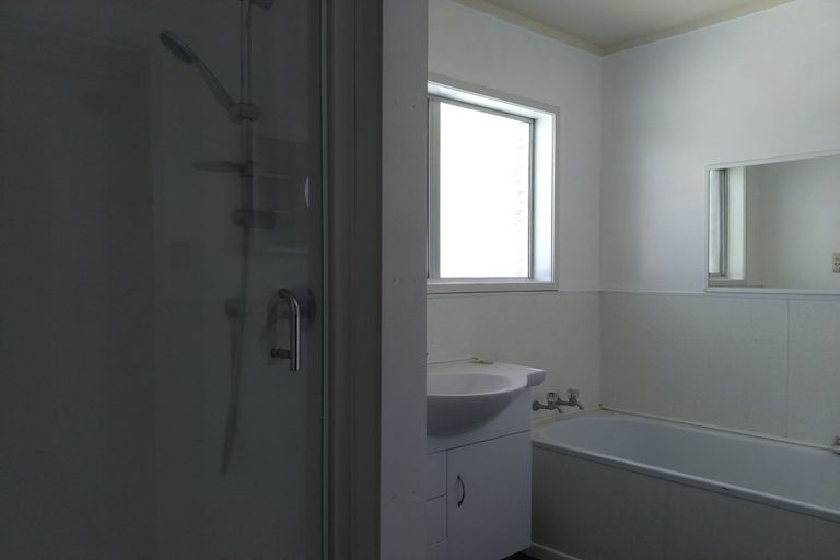 Photo of property in 2/50 Te Kanawa Crescent, Henderson, Auckland, 0610