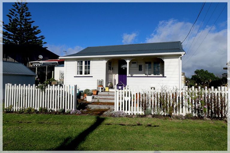 Photo of property in 116 Seabury Avenue, Foxton Beach, Foxton, 4815