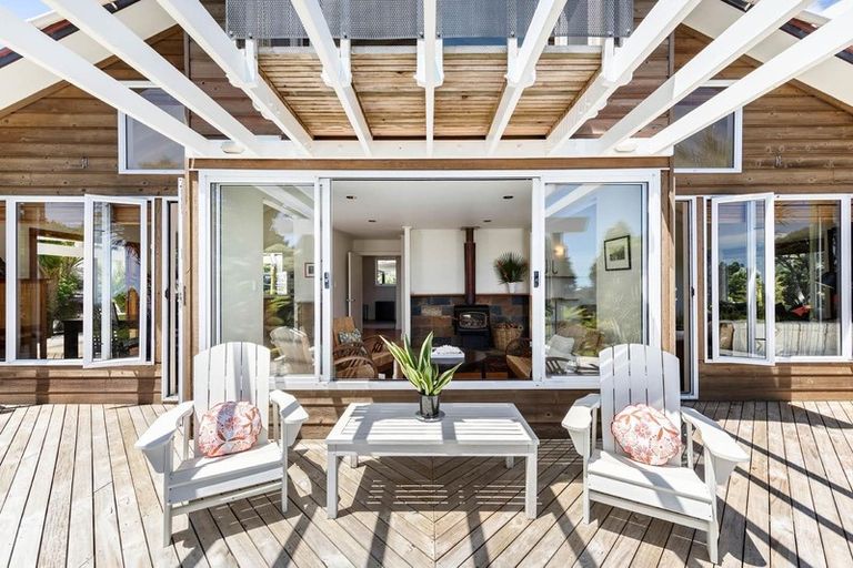 Photo of property in 16 La Trobe Track, Karekare, New Lynn, 0772