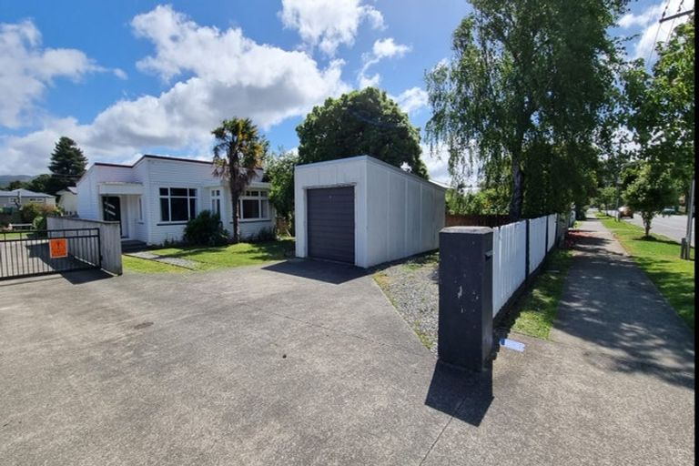 Photo of property in 28 Seddon Street, Wallaceville, Upper Hutt, 5018