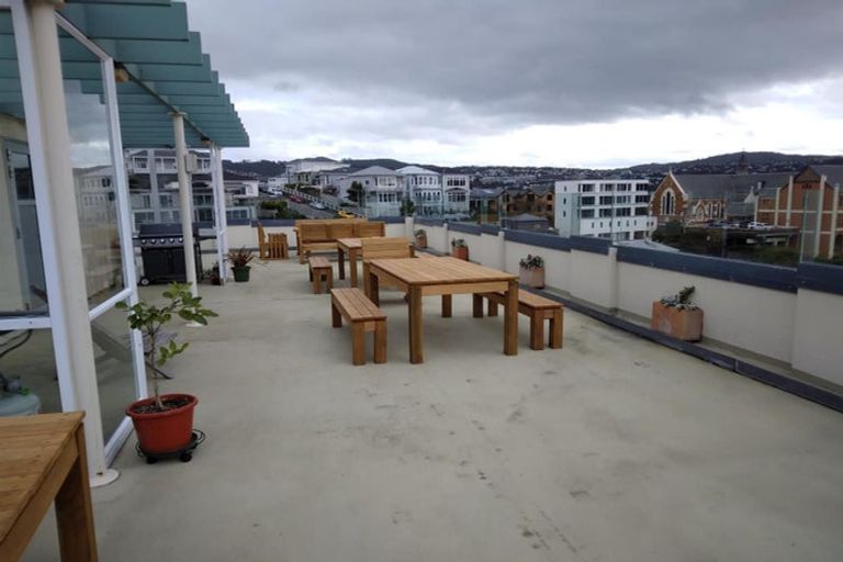 Photo of property in Jerningham Apartments, 20 Oriental Terrace, Oriental Bay, Wellington, 6011