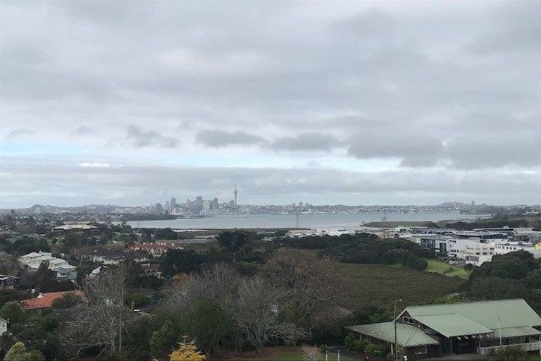 Photo of property in Frank Sargeson Apts, 508/74 Anzac Street, Takapuna, Auckland, 0622