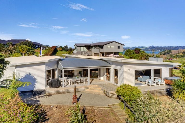 Photo of property in 9 Ohuka Place, Whitianga, 3510