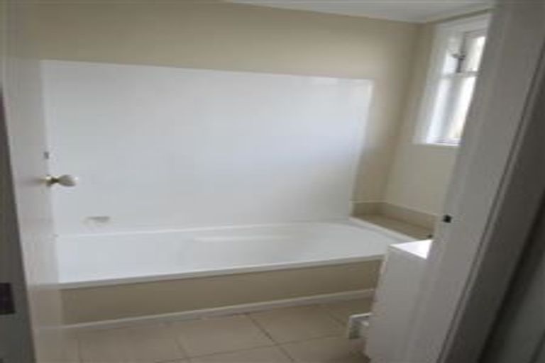 Photo of property in 50 Redwood Avenue, Tawa, Wellington, 5028