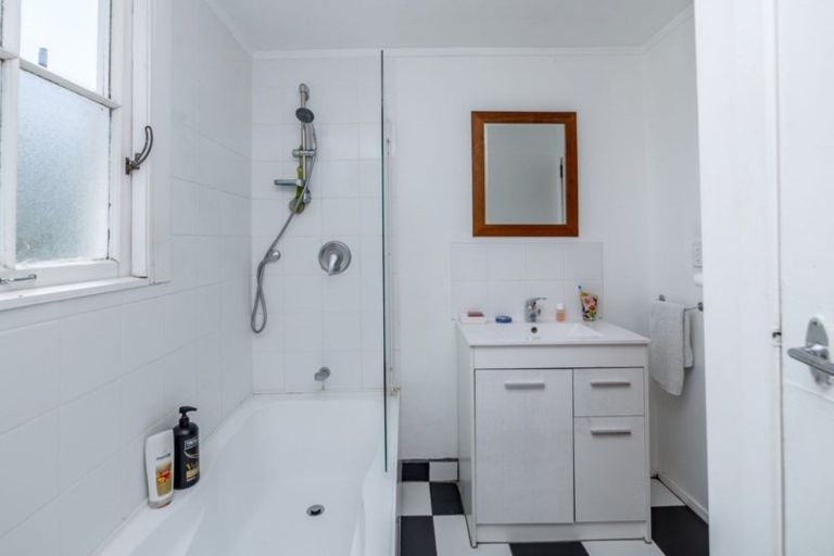 Photo of property in 106 Fox Street, Featherston, 5710