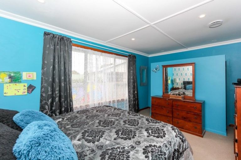 Photo of property in 16 Tuahu Place, Waitara, 4320