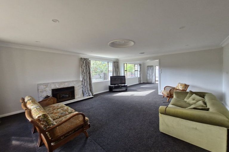 Photo of property in 26 Hawthorn Crescent, Stokes Valley, Lower Hutt, 5019