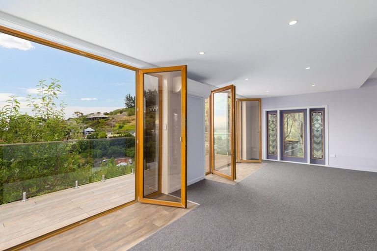 Photo of property in 14 Selwyn Road, Lyttelton, 8082
