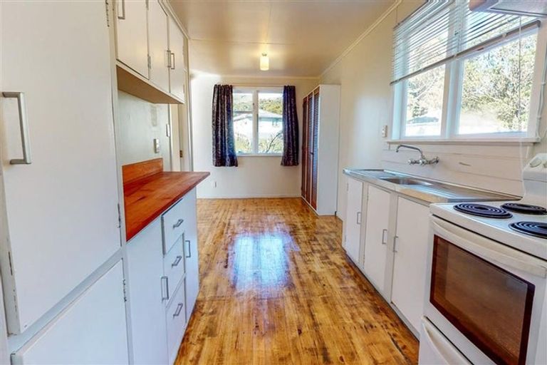 Photo of property in 14 Surprise Place, Cannons Creek, Porirua, 5024