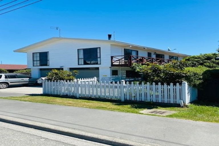 Photo of property in 16 Kennedys Bush Road, Halswell, Christchurch, 8025