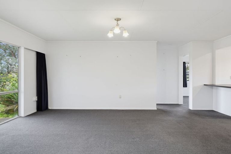 Photo of property in 1 Dunk Place, Milson, Palmerston North, 4414