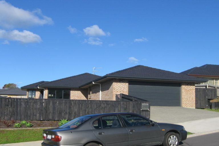 Photo of property in 6 Pittville Place, Henderson, Auckland, 0612