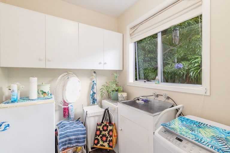 Photo of property in 17 Days Road, Lyttelton, 8082