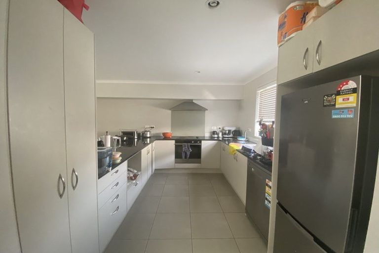 Photo of property in 6 Akeake Lane, Manurewa, Auckland, 2102