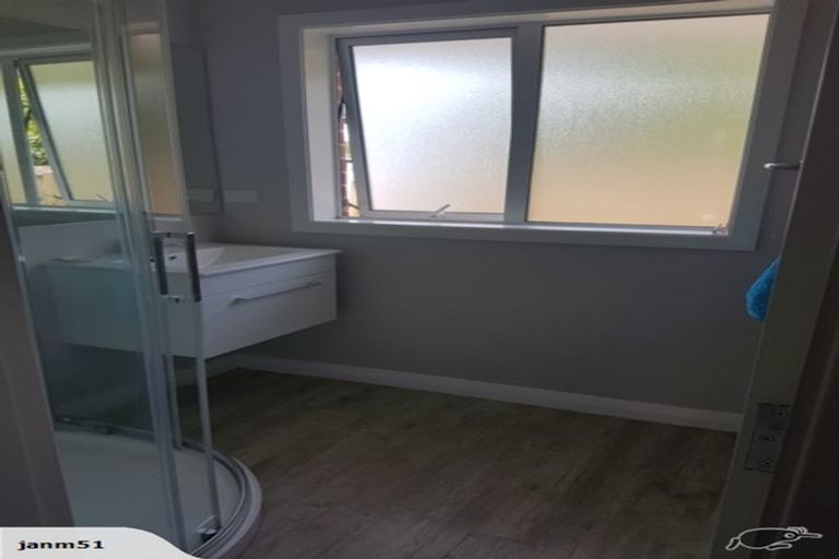 Photo of property in 2/10 Ryeland Avenue, Ilam, Christchurch, 8041