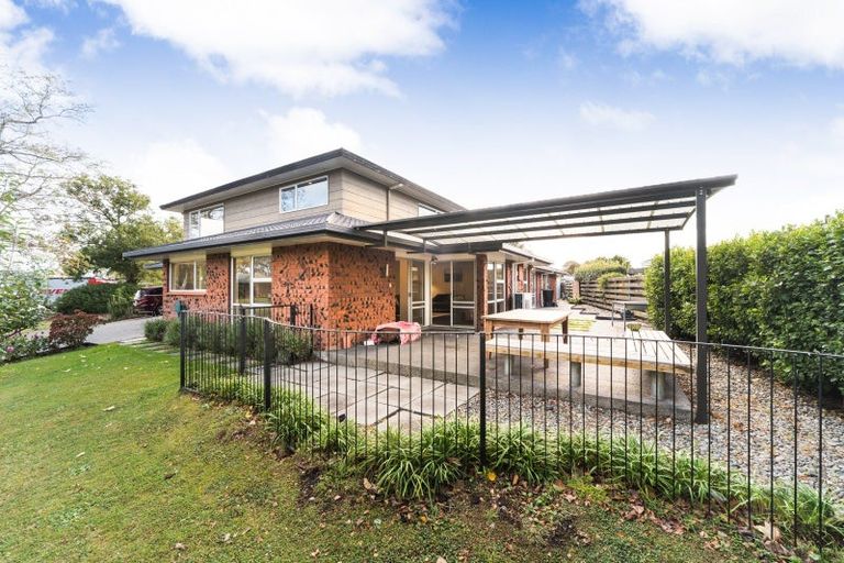 Photo of property in 8 Aintree Crescent, Awapuni, Palmerston North, 4412