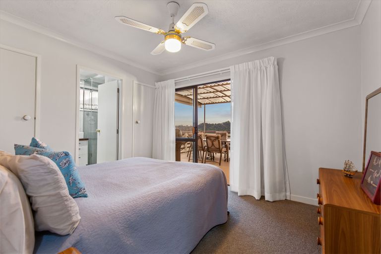 Photo of property in 70 Pemberton Avenue, Bayview, Auckland, 0629