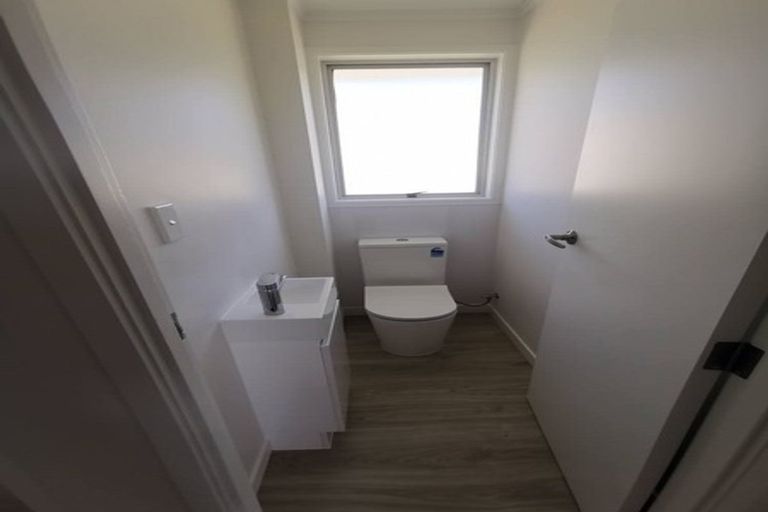 Photo of property in 2 Arnhem Place, Pukekohe, 2120